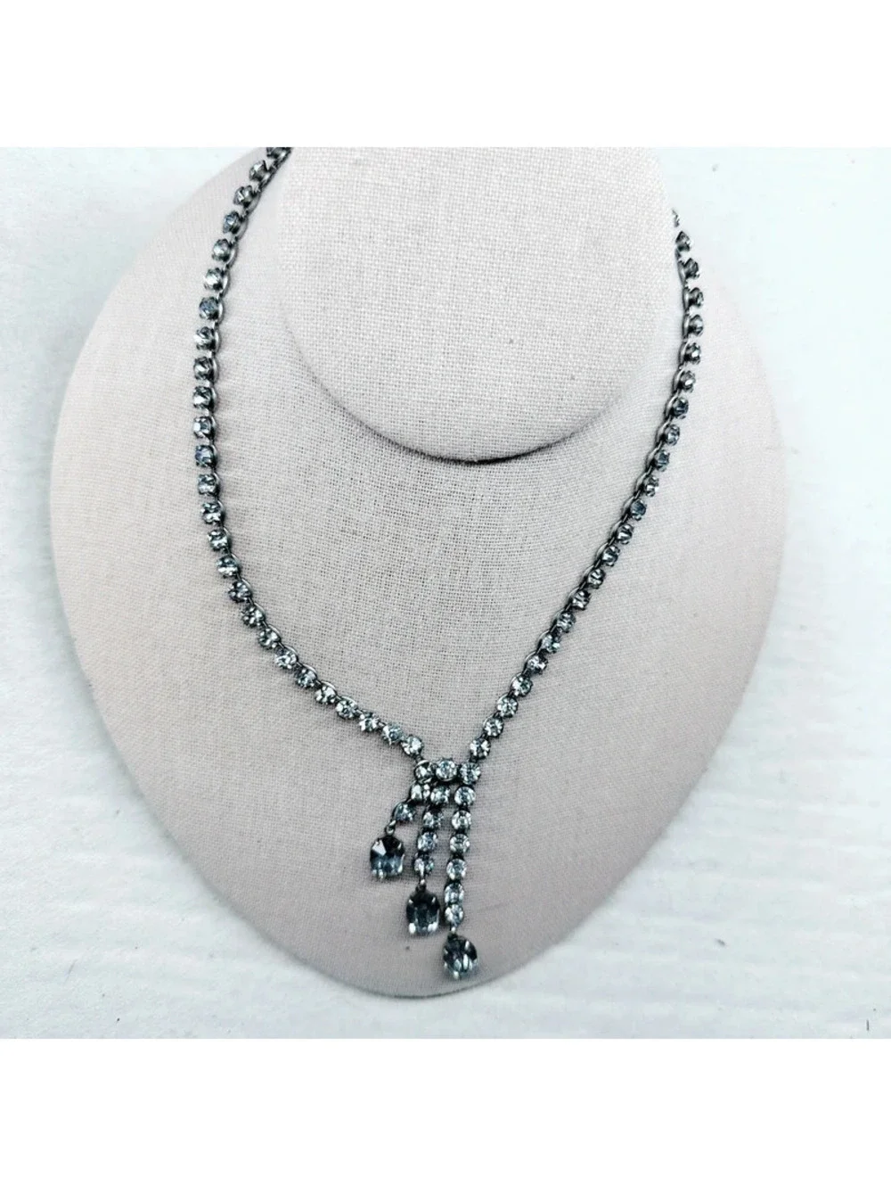 5344mc. Vintage Silvertone Bling Choker